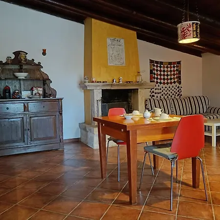 Aspromonte Yellow House Bed & Breakfast *