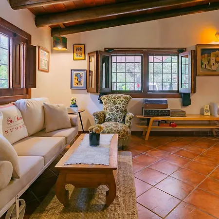 Aspromonte Yellow House 4*