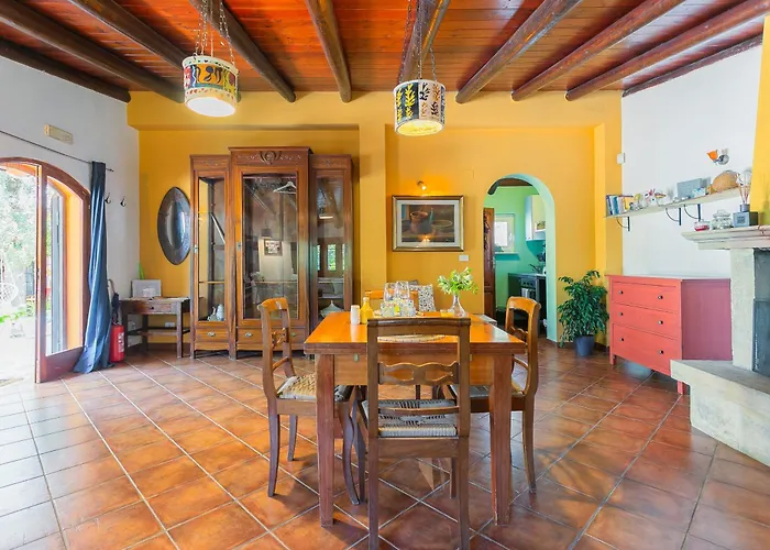 Aspromonte Yellow House Bitonto