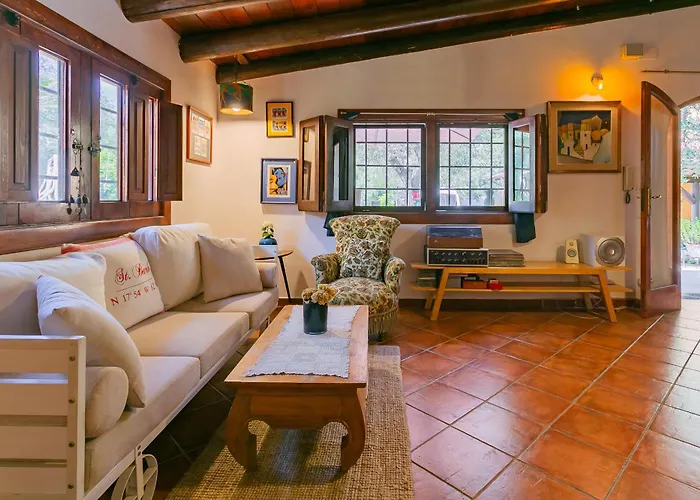 Aspromonte Yellow House 4*